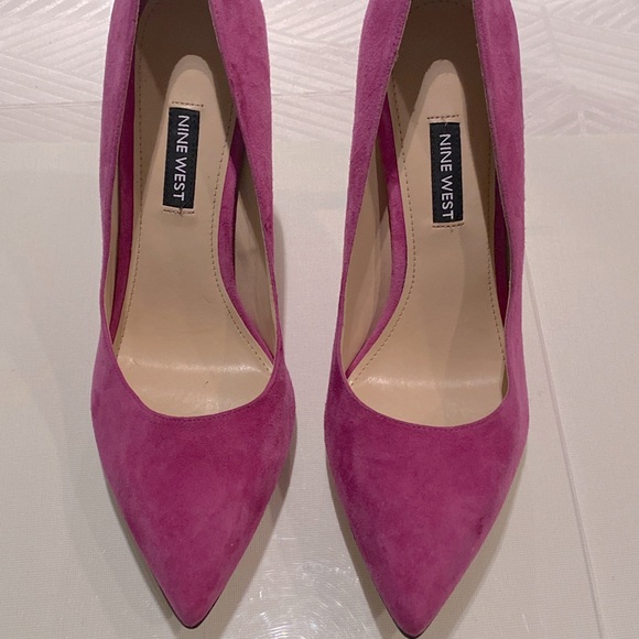 Tatiana Pointy Toe Fuchsia Pumps. - Picture 5 of 12